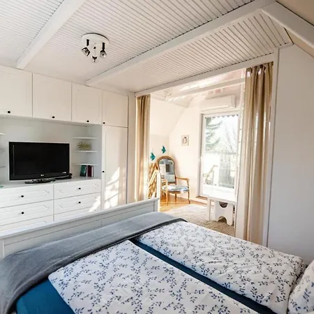 Kueloenleges Hangulatu Haz Balatonfuzfon 度假居 Balatonfůzfő